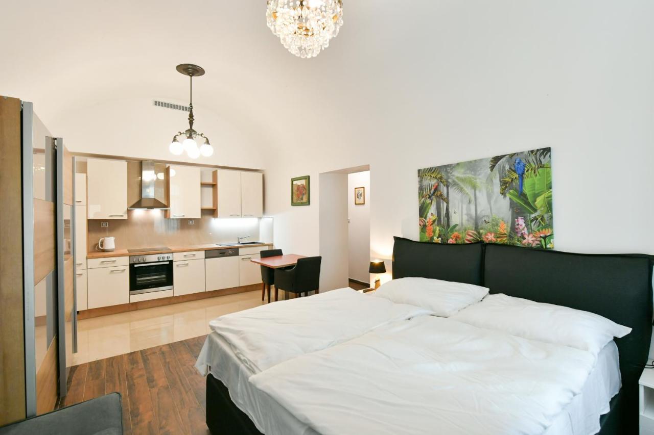 Apartmany Na Namesti 85 Йиндржихув-Градец Экстерьер фото