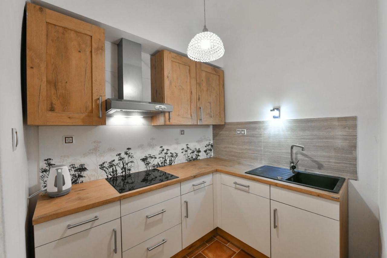 Apartmany Na Namesti 85 Йиндржихув-Градец Экстерьер фото