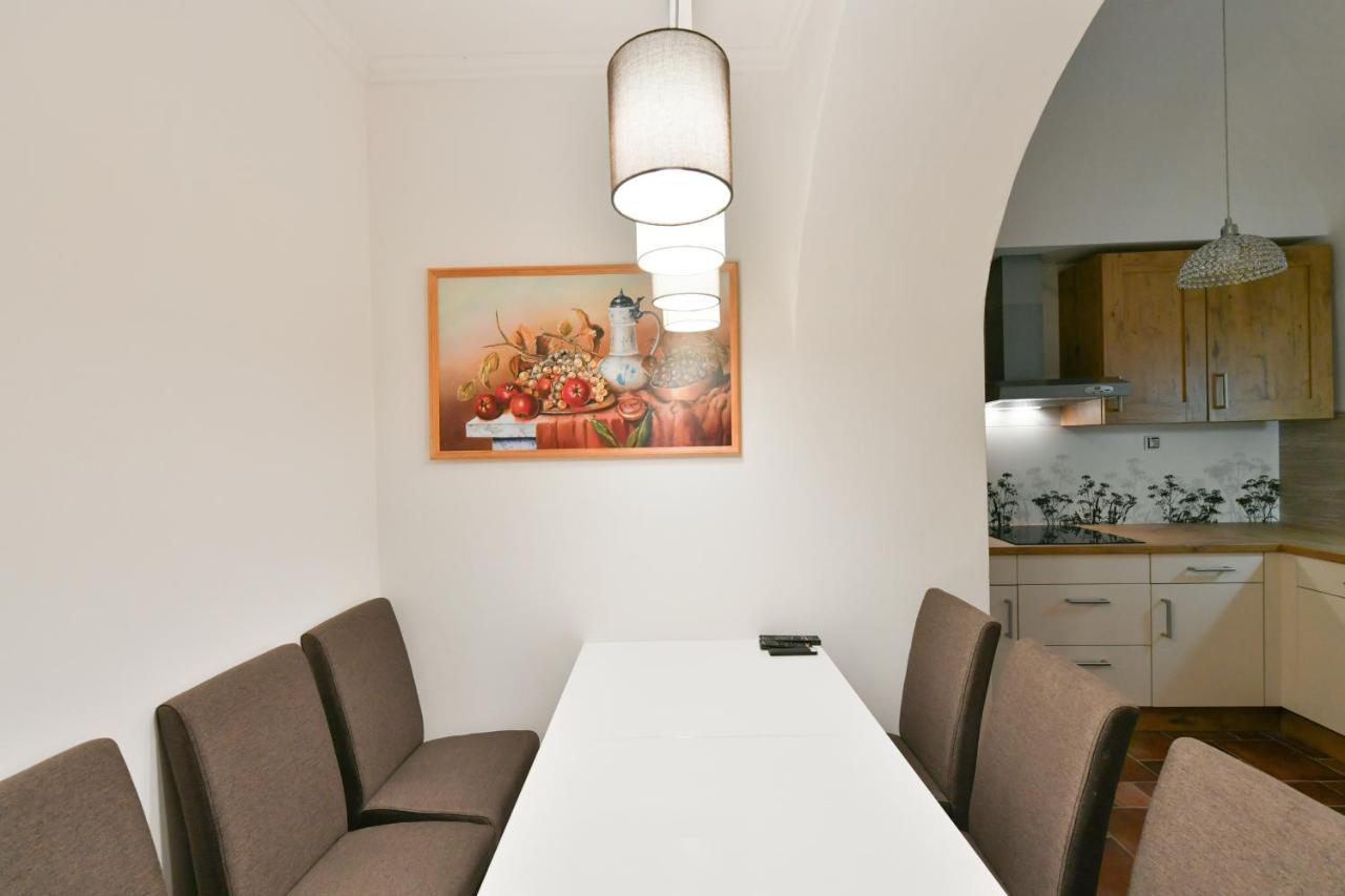 Apartmany Na Namesti 85 Йиндржихув-Градец Экстерьер фото