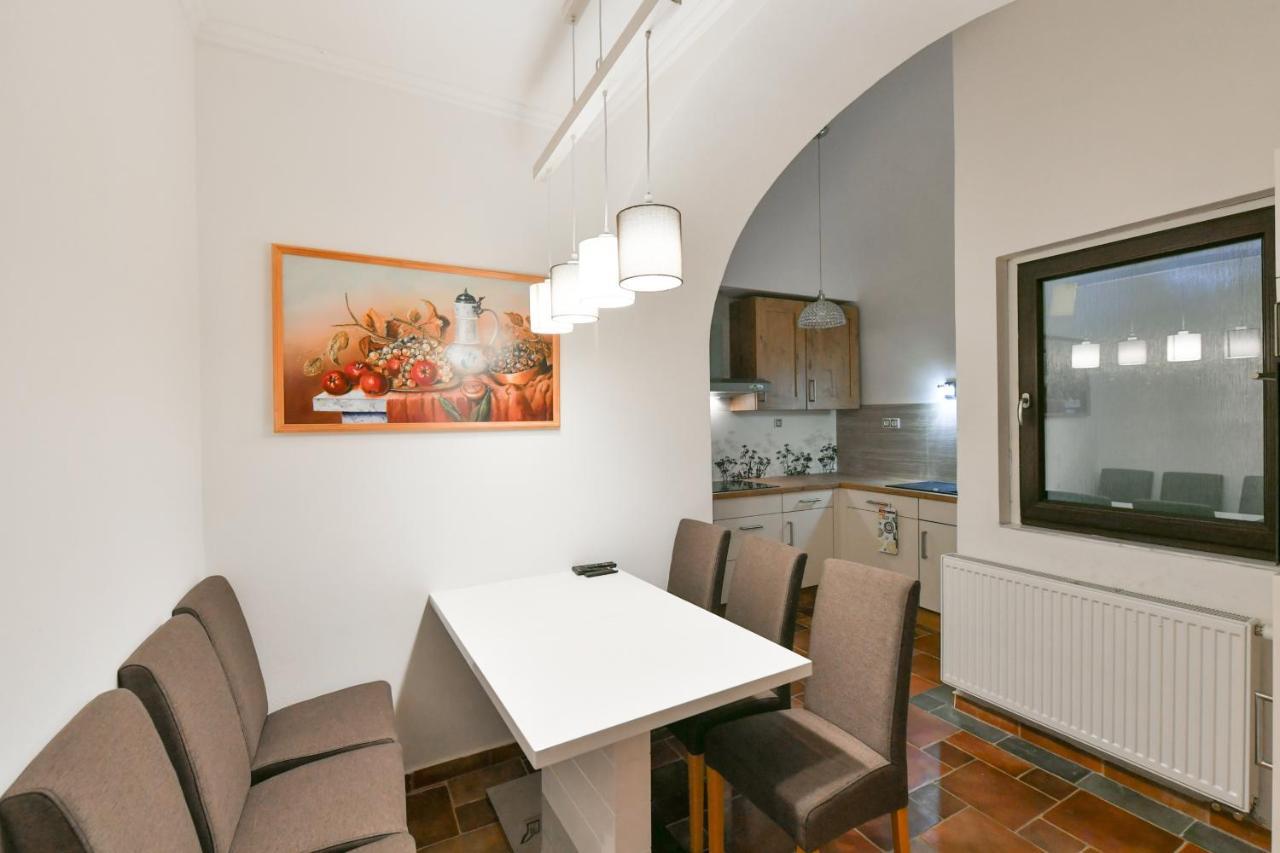 Apartmany Na Namesti 85 Йиндржихув-Градец Экстерьер фото